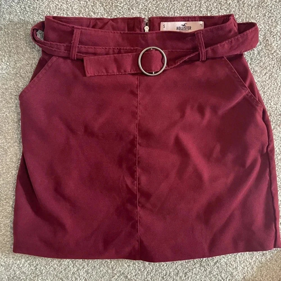 Hollister Red Mini Skirt size small‎ - Picture 1 of 3